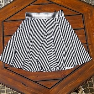 Skirt Size small Black and white skirt Loft